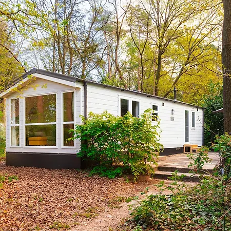 Vakantiehuis Modern In Bosrijke Omgeving *