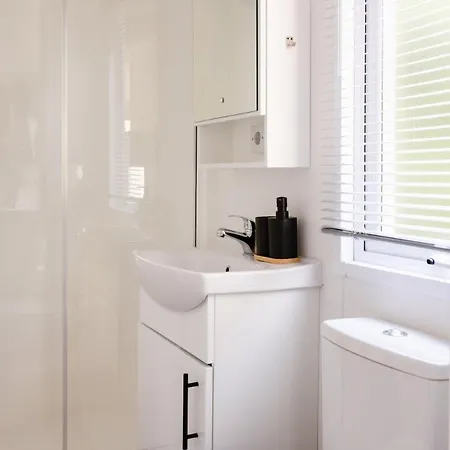 Vakantiehuis Modern In Bosrijke Omgeving *