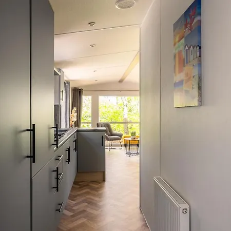 Modern In Bosrijke Omgeving *